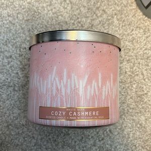 White Barn Cozy Cashmere Candle (New)